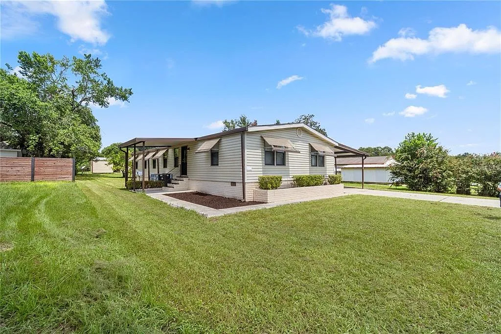 3 bed, 2.0 bath, 1680 sqft, $1,800 — Photo 1