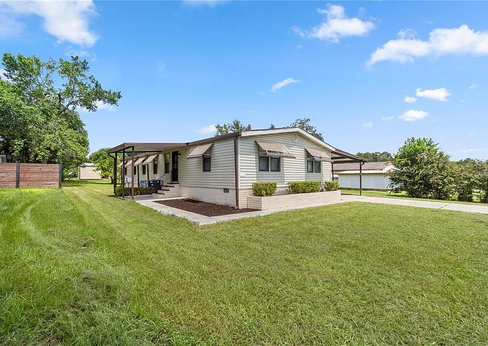 5621 SW 64th Lane Rd
