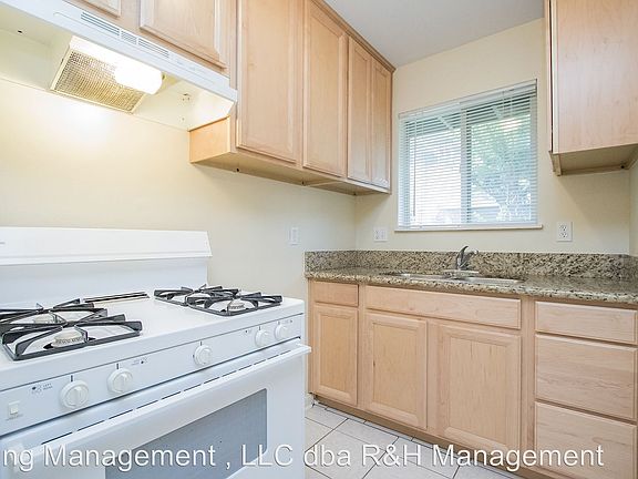 5th image of 2208 Morse St APT 6