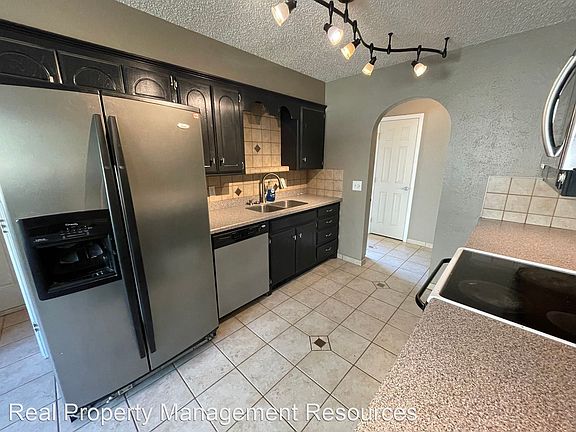 4th image of 608 Linda Ln