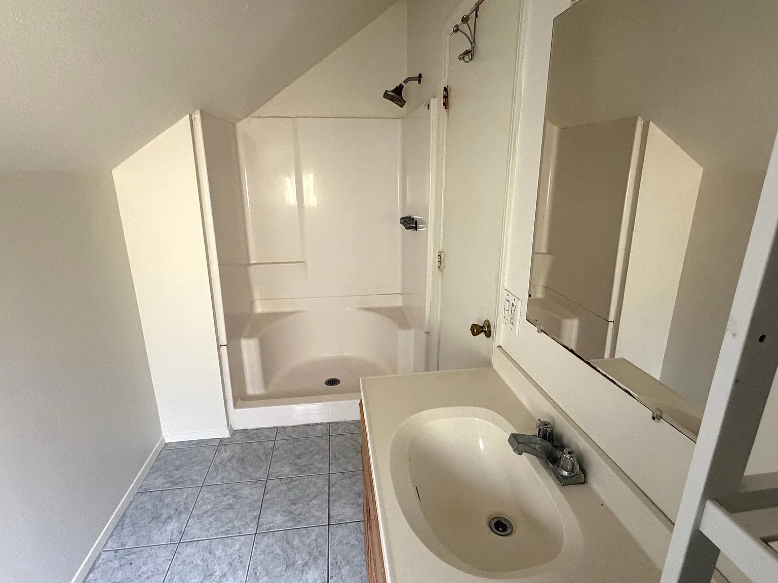 4 bed, 1800 sqft, $4,850 — Photo 4