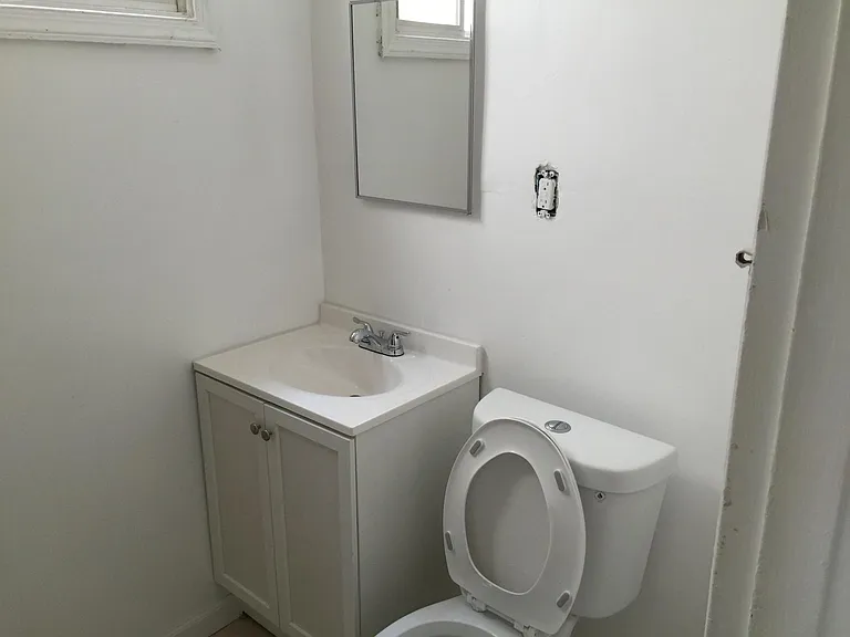 428 Newcomb St SE #2 — Photo 8