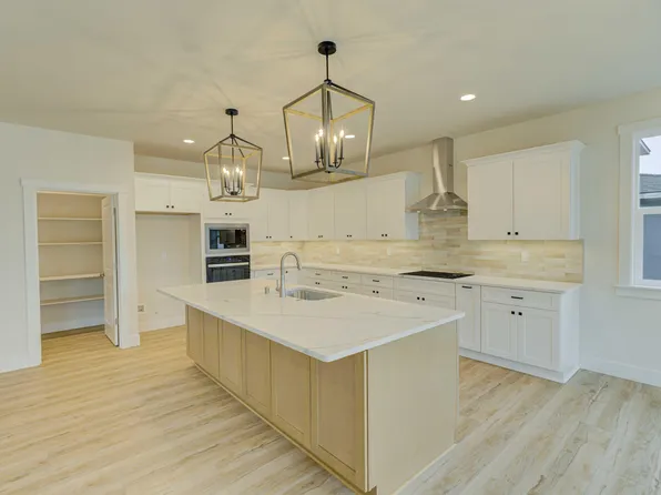 1070 N Grant Pl, Kennewick, WA 99336