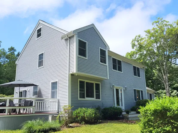 398 Main St, Tisbury, MA 02568