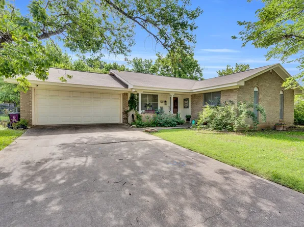 1502 Yucca St, Midlothian, TX 76065