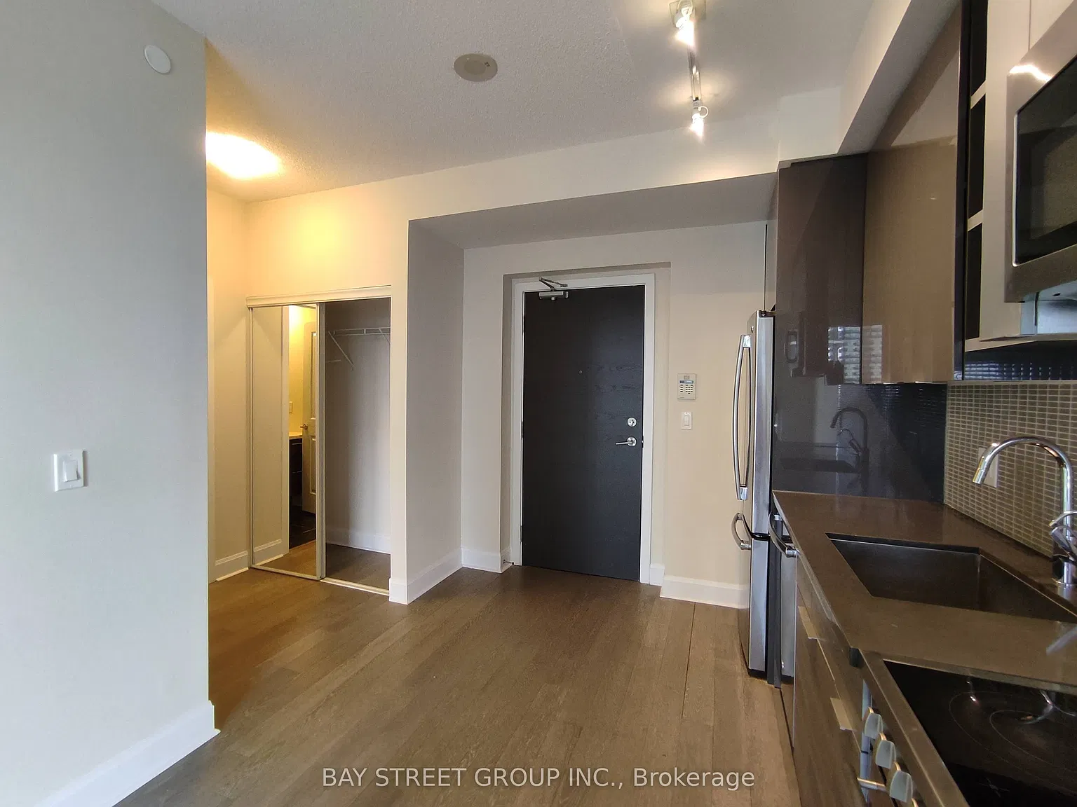 1 bed, $2,200 — Photo 4