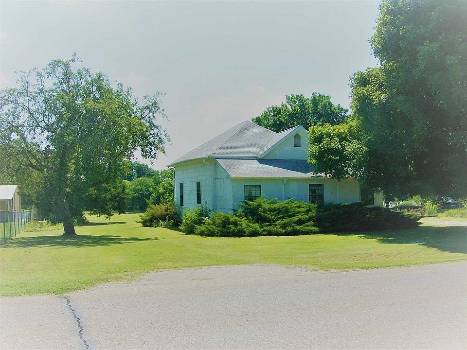 1st image of 3130 N 8th St