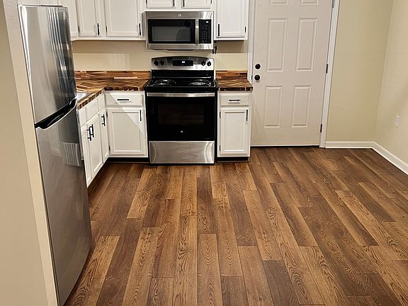 3rd image of 706 Shady Lane Dr #A