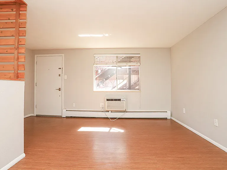 Topaz Apartments — Photo 38