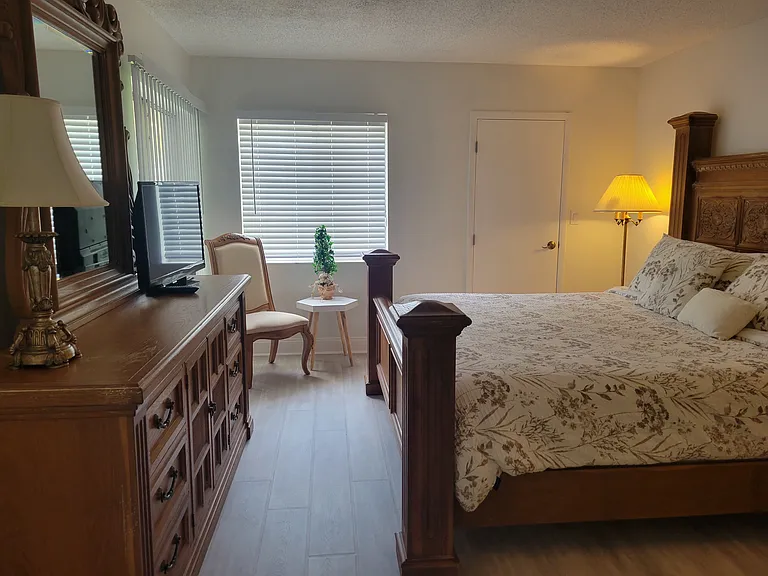 130 Cypress Ct — Photo 11