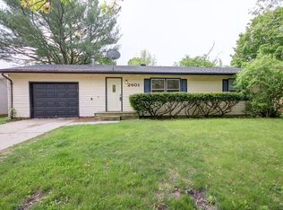 2601 Trafalgar Sq, Champaign, IL 61821