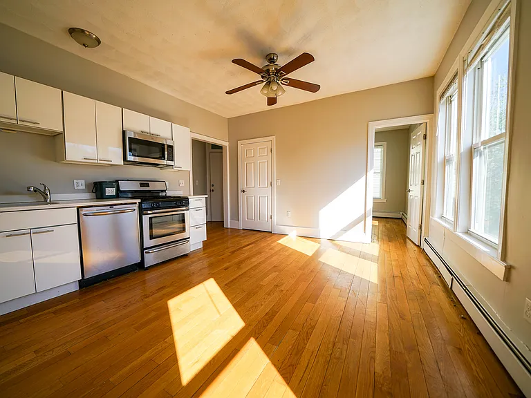 33 Portsmouth St #3 — Photo 9