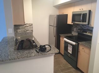 2496 Centergate Dr APT 105, Hollywood, FL 33025