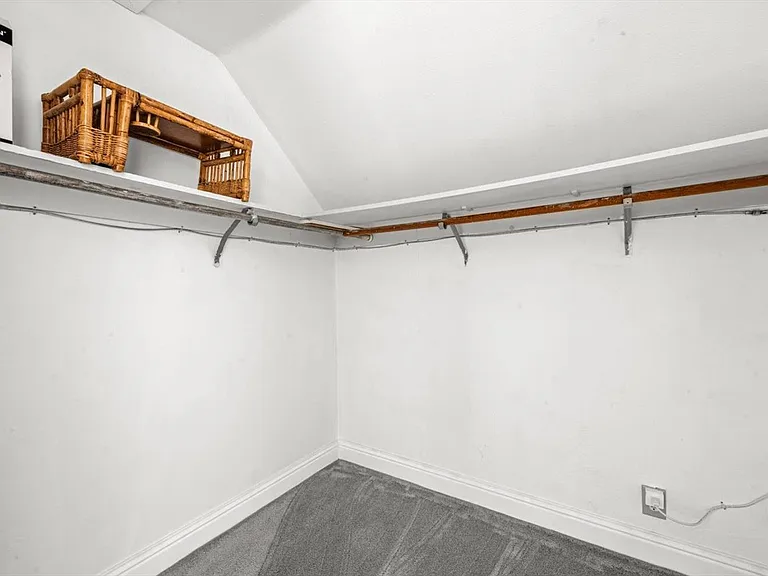 513 San Remo St — Photo 9