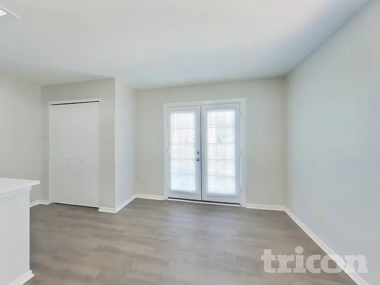 5753 N Jamestown Dr — Photo 5