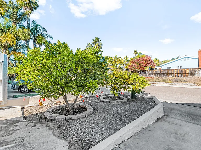 2039 Village Wood Rd — Photo 43