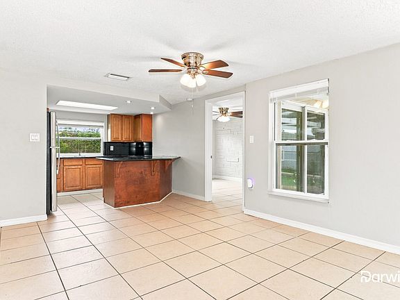 5th image of 7235 Westwind Dr