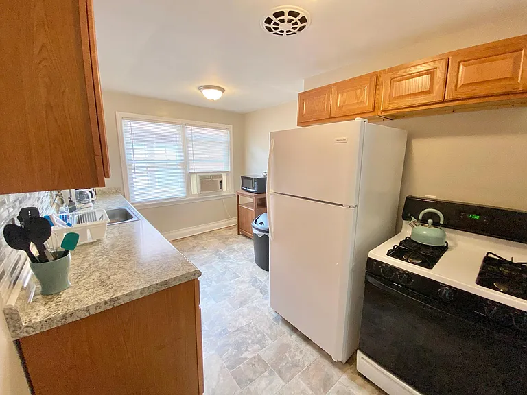 13710 Cedar Rd #2 — Photo 9