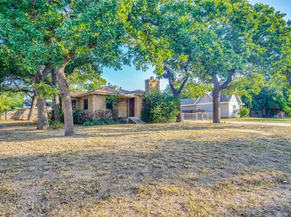 201 E 3rd St, Weatherford, TX 76086