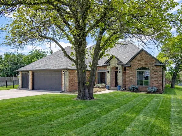 12261 Little Oak Cir, Guthrie, OK 73044