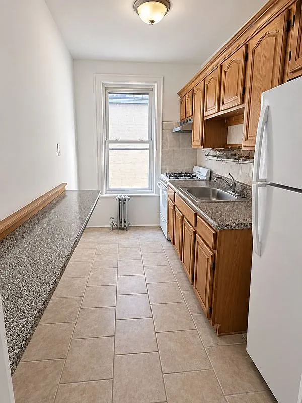 1 bed, 1.0 bath, 600 sqft, $2,000 — Photo 1