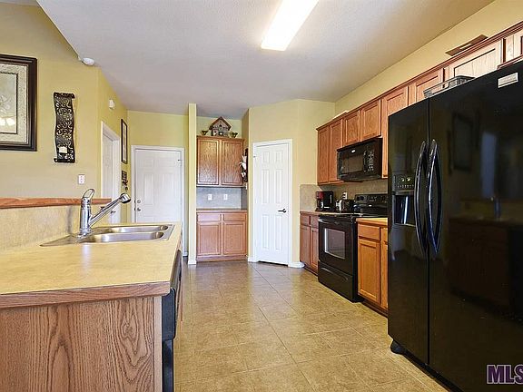 3rd image of 11283 Westwood Ave