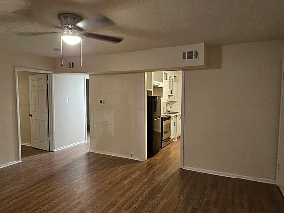 4th image of 2216 Riverview Dr APT C
