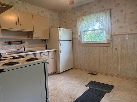 3rd image of 2712 Brown St