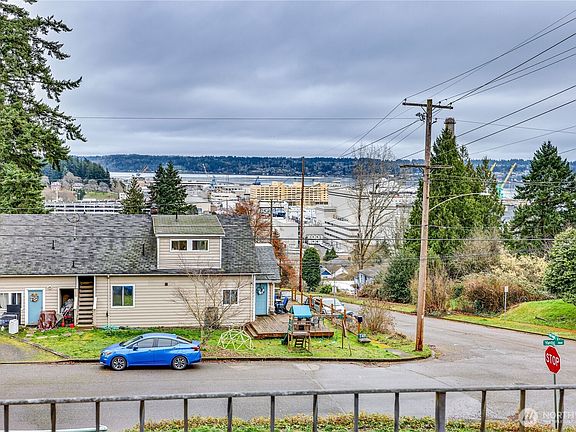 5th image of 3304 Farragut Street