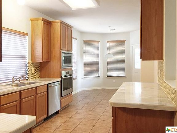 2nd image of 2136 Warwick Pl