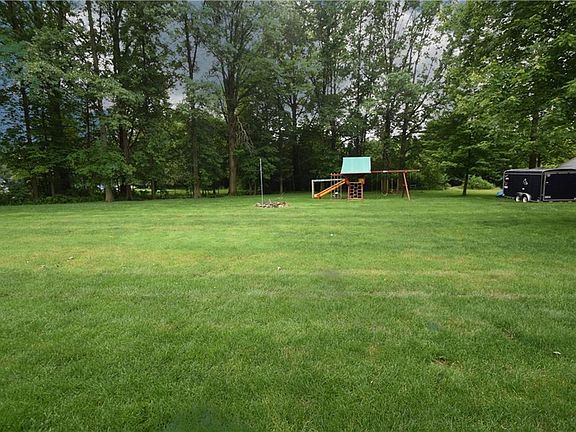 3rd image of 443 Alexis Dr