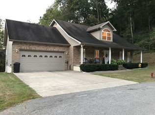 68 James Dr, Pikeville, KY 41501