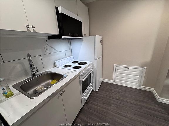 5th image of 1527 Pierre Ave