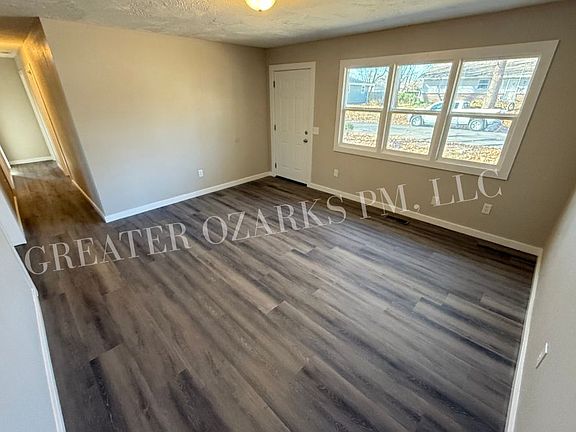 5th image of 138 S Allen Ave