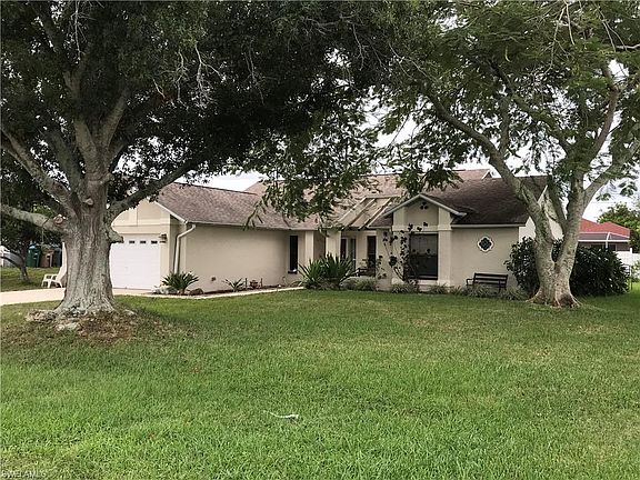 2nd image of 612 SW 8th Ct