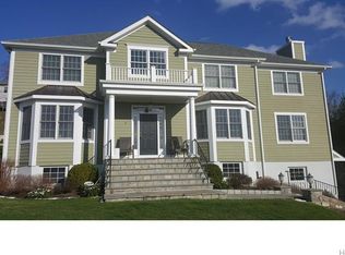 8 Roosa Ln, Ossining, NY 10562
