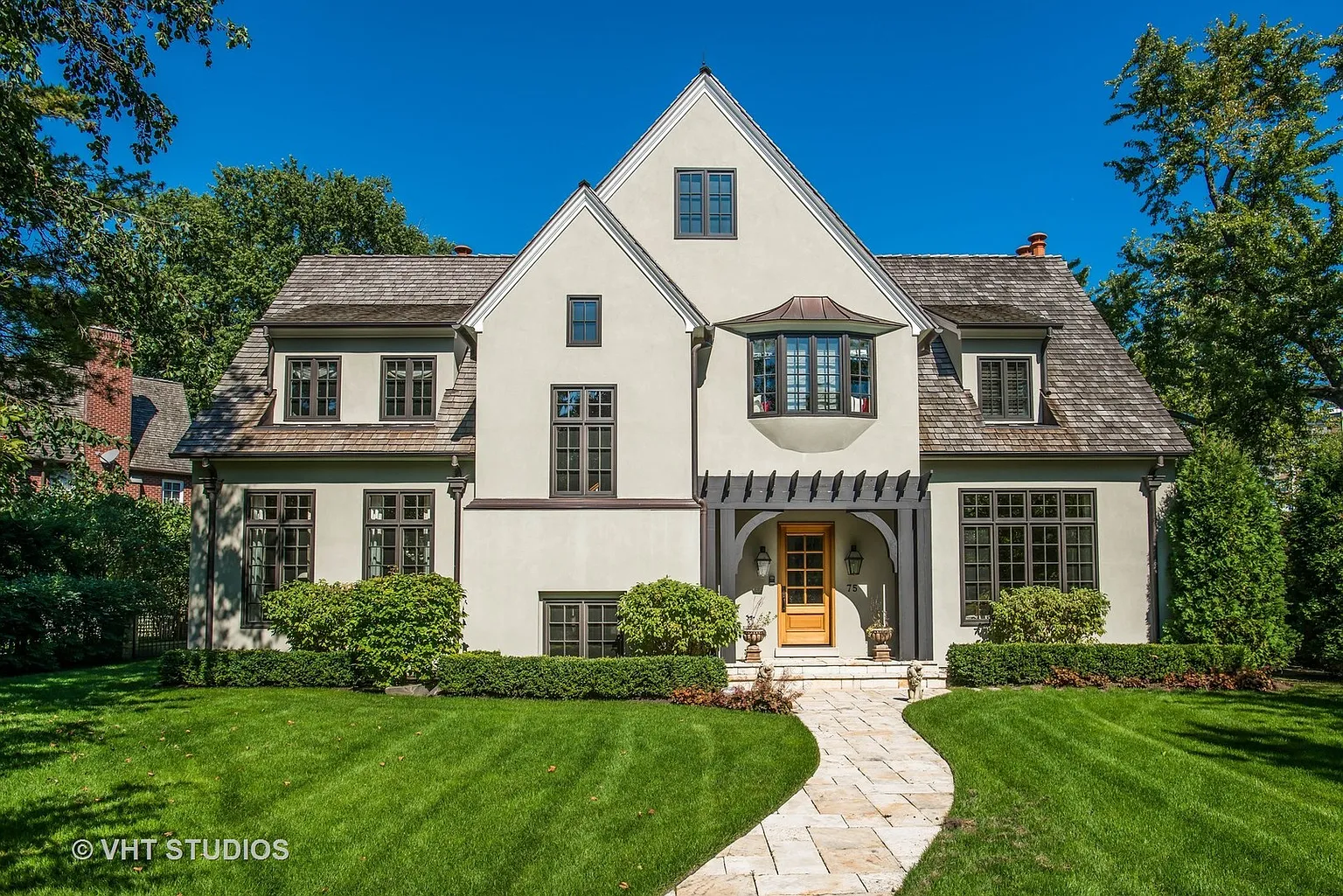 75 Tudor Pl photo 1