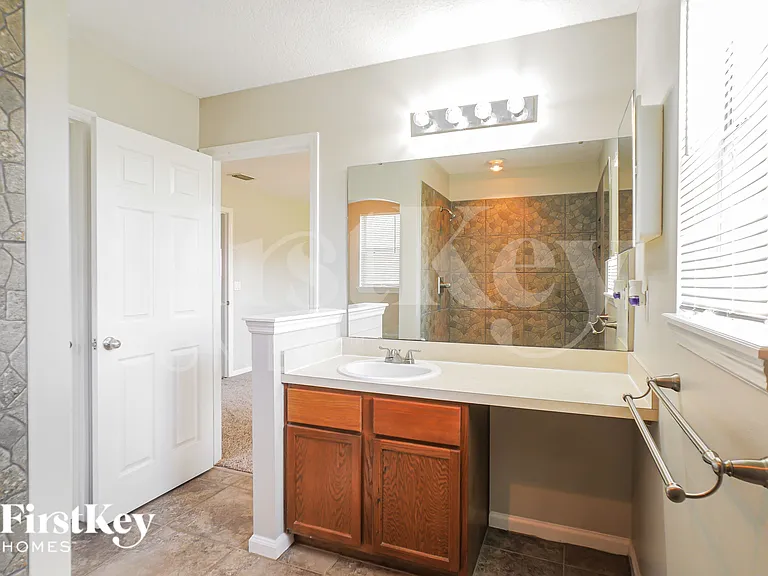 2089 W Lymington Way — Photo 12