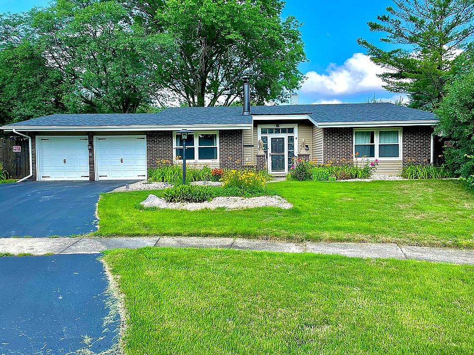 1st image of 4 Halsey Ct