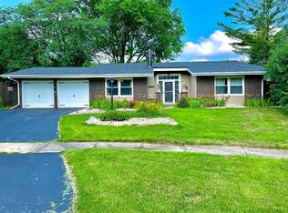 4 Halsey Ct, Woodridge, IL