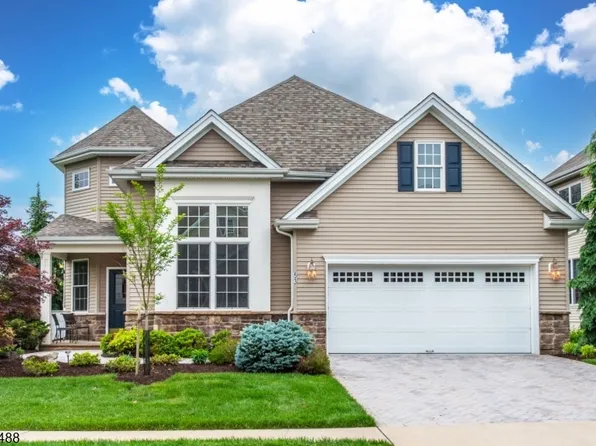 53 Patriots Way, Franklin Twp., NJ 08873