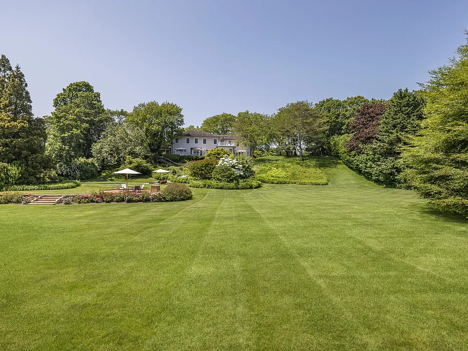 17 Apaquogue Rd