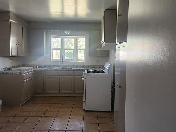 4th image of 1812 Jennings St