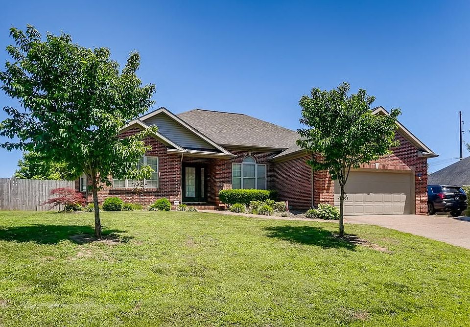 1st image of 2988 Oak Trail Dr