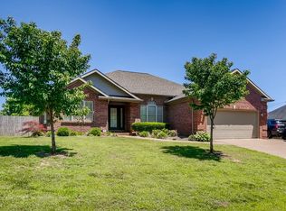 2988 Oak Trail Dr, Newburgh, IN 47630