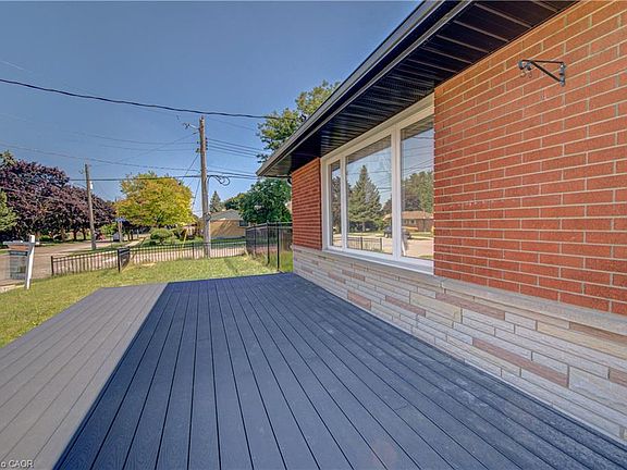 4th image of 161 Kipling Ave