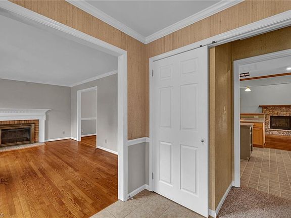 5th image of 3032 Robin Hood Dr