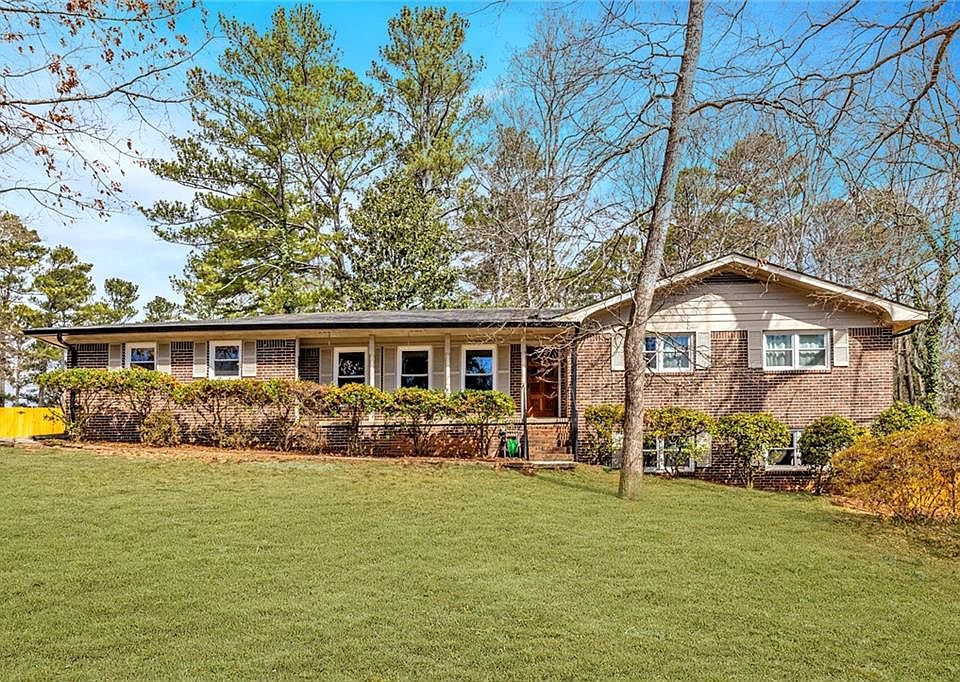1st image of 3020 Norton Ct SE