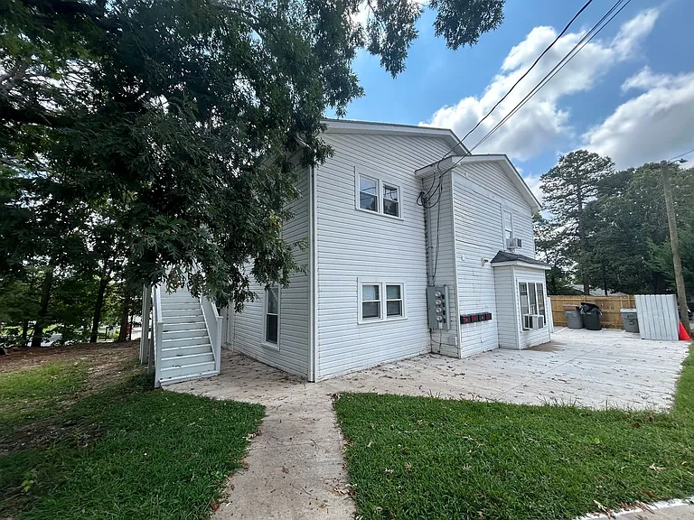 308 W Kivett St — Photo 2