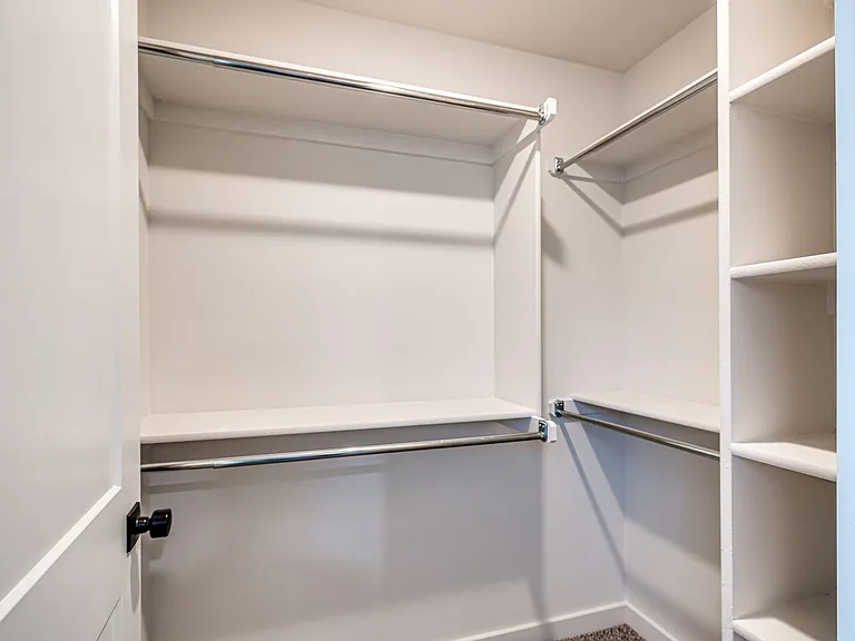 614 W 2nd St #110 — Photo 36